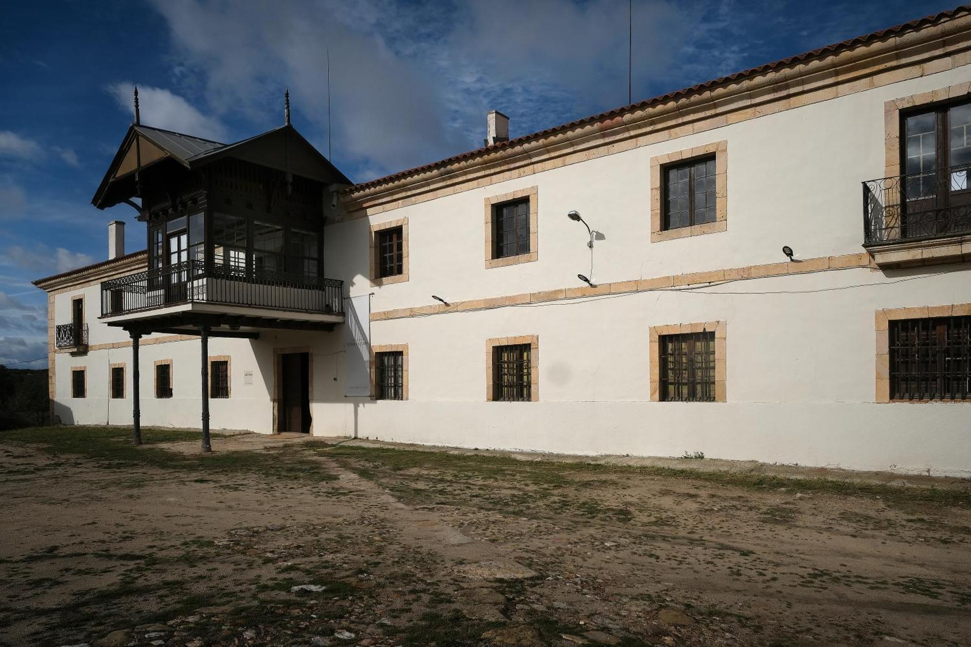 Casa Rural Palacio Conde De Aldana Con Piscina Entre Encinares Y Dehesas Terradillos المظهر الخارجي الصورة