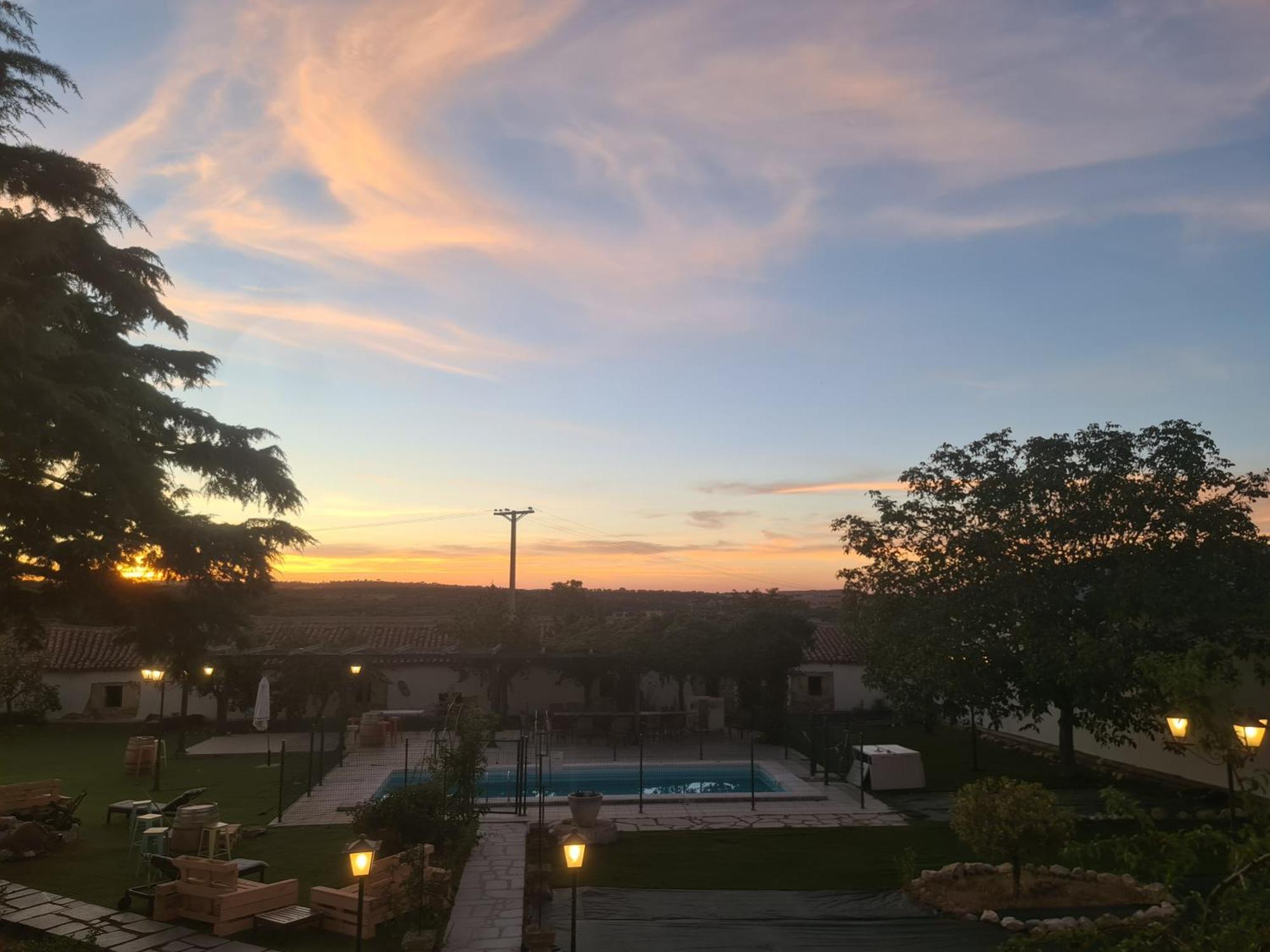 Casa Rural Palacio Conde De Aldana Con Piscina Entre Encinares Y Dehesas Terradillos المظهر الخارجي الصورة