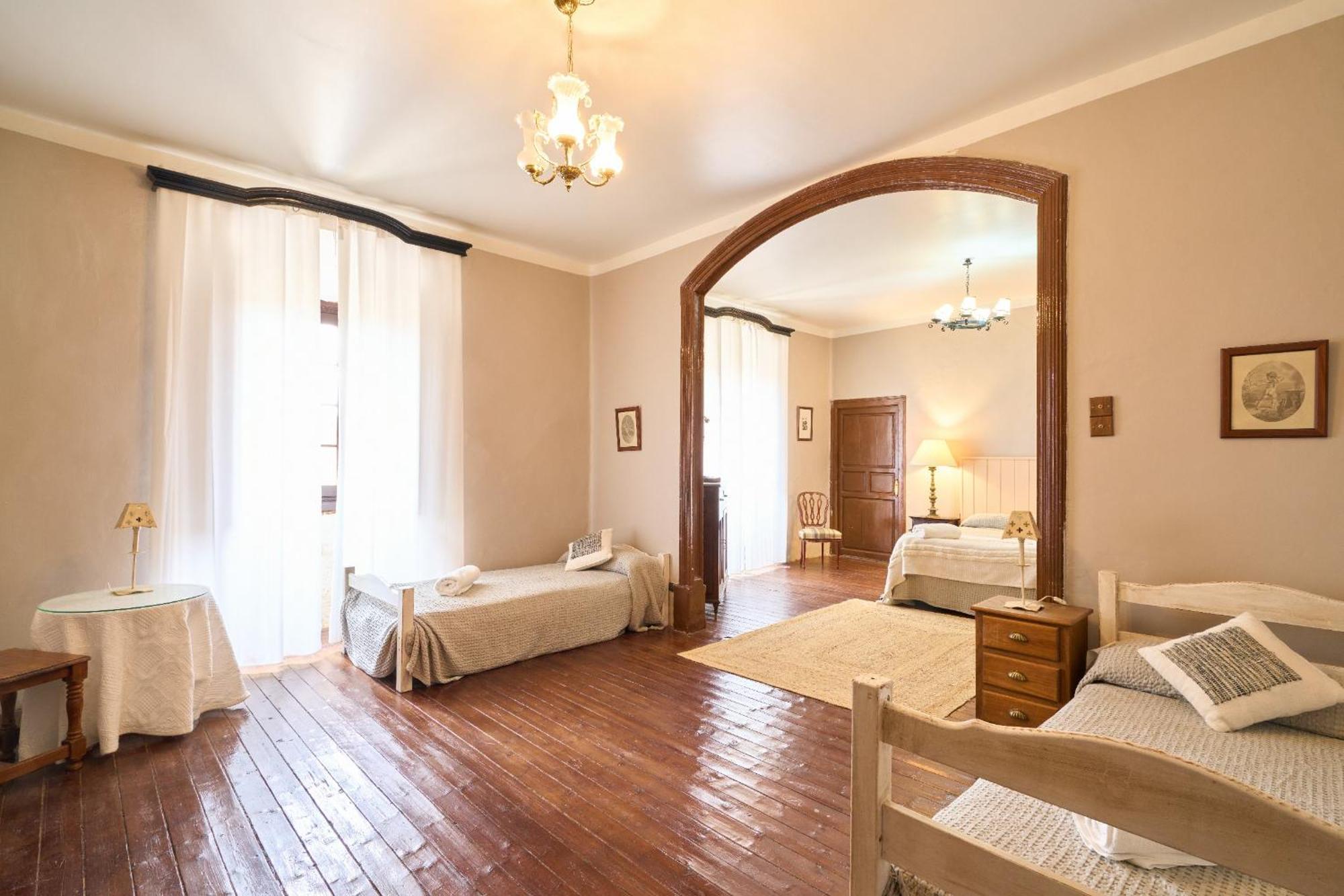 Casa Rural Palacio Conde De Aldana Con Piscina Entre Encinares Y Dehesas Terradillos المظهر الخارجي الصورة
