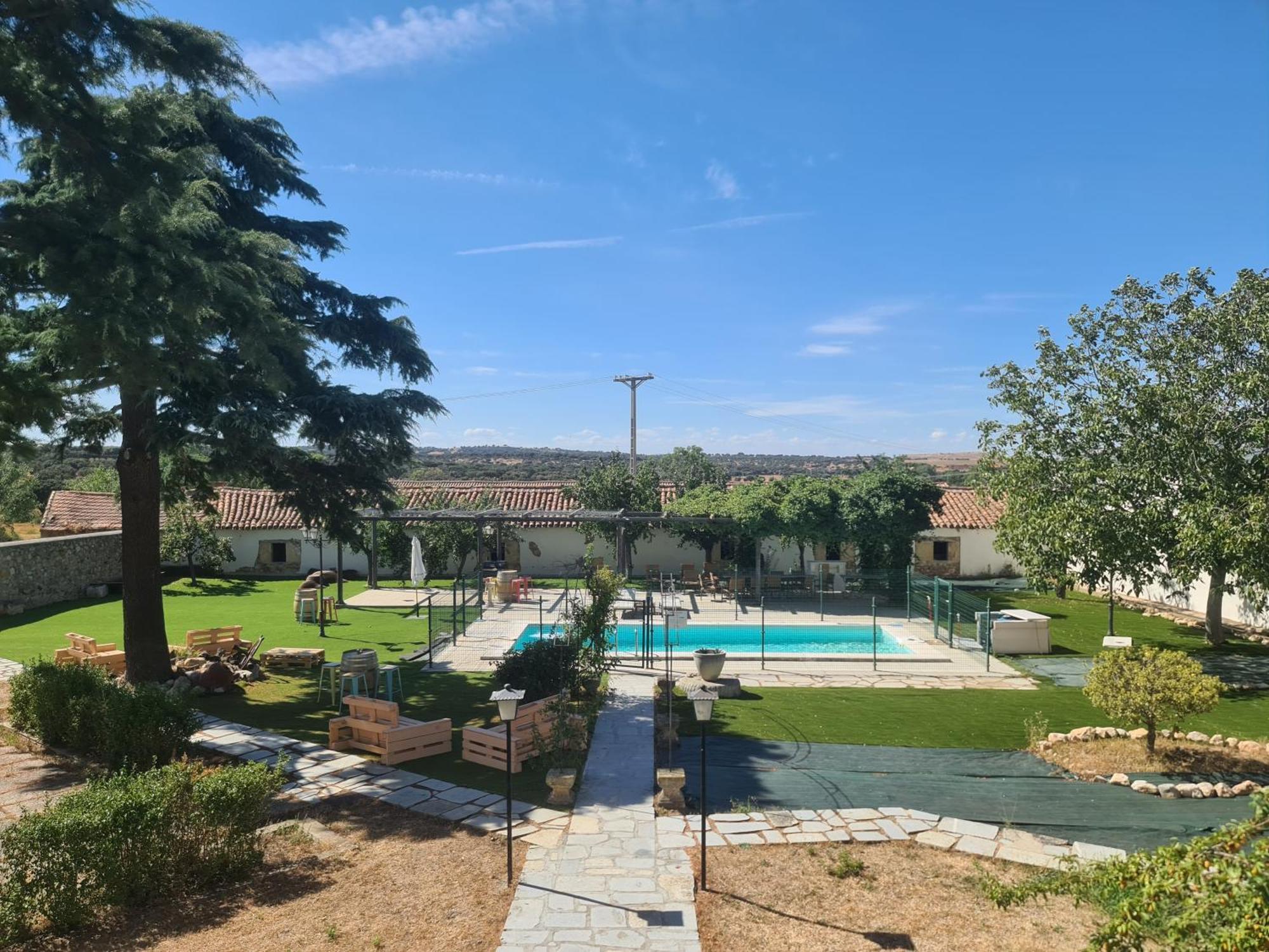 Casa Rural Palacio Conde De Aldana Con Piscina Entre Encinares Y Dehesas Terradillos المظهر الخارجي الصورة